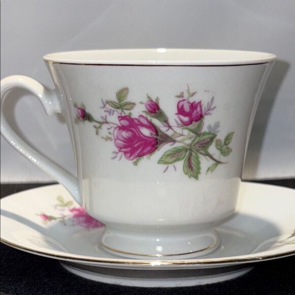 Crescent Fine China Teacup and Saucer - Picture 4 of 7